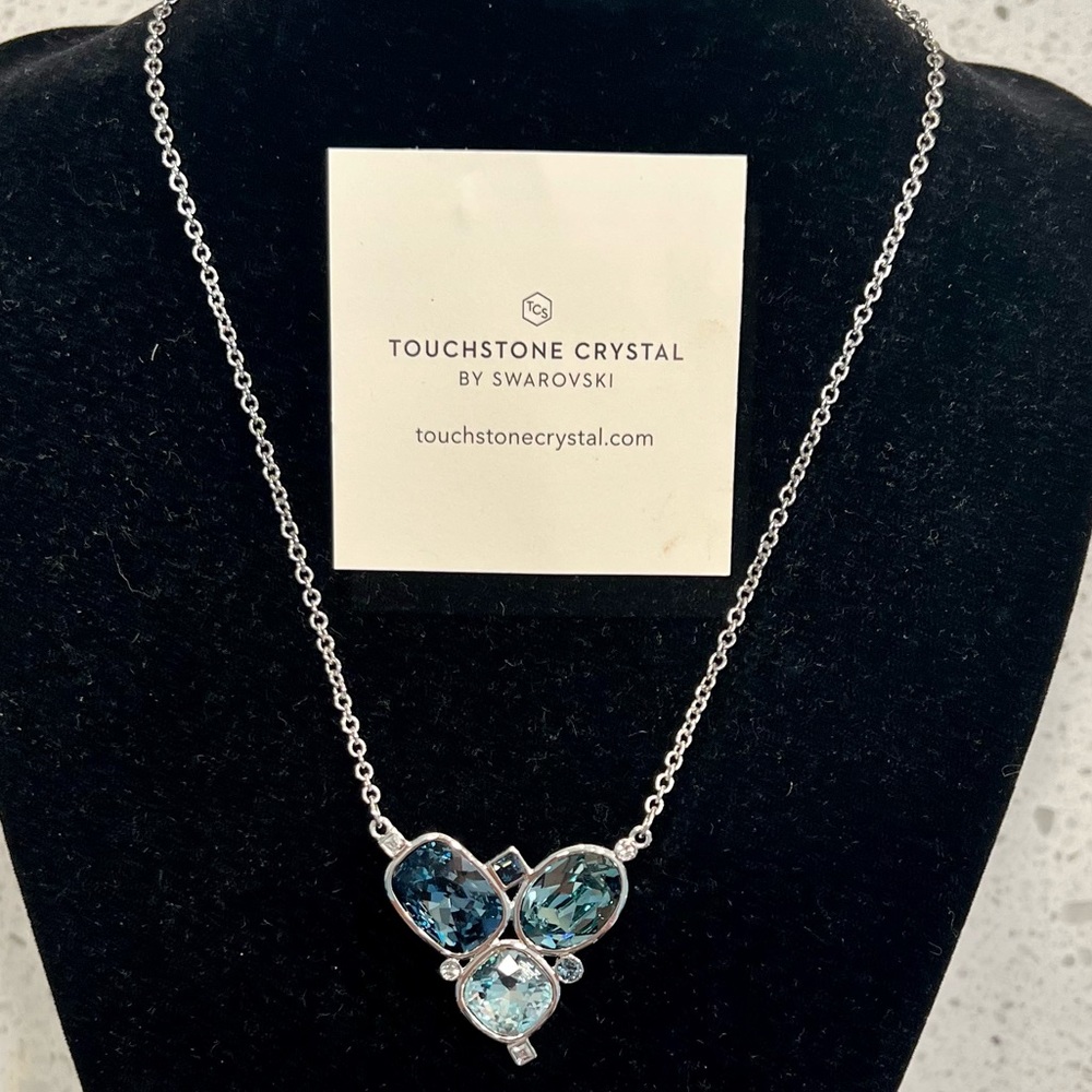 NWOT Touchstone Crystal by Swarovski Triad Necklace